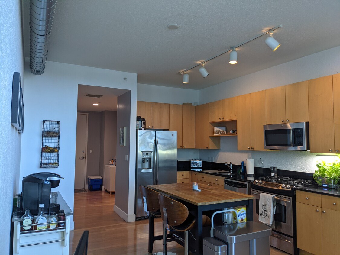 Kitchen - 150 E Robinson St