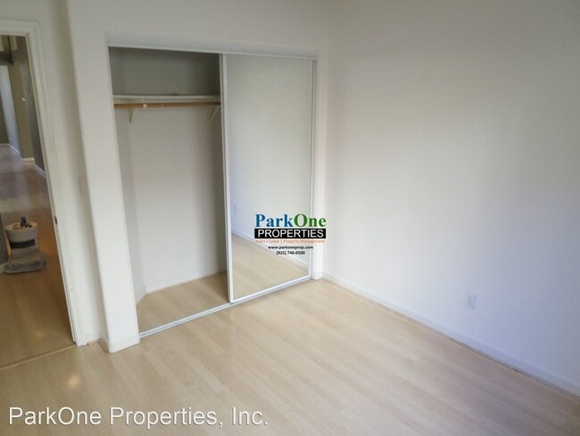 Building Photo - 4 br, 2 bath House - 5270 Ambleside Dr