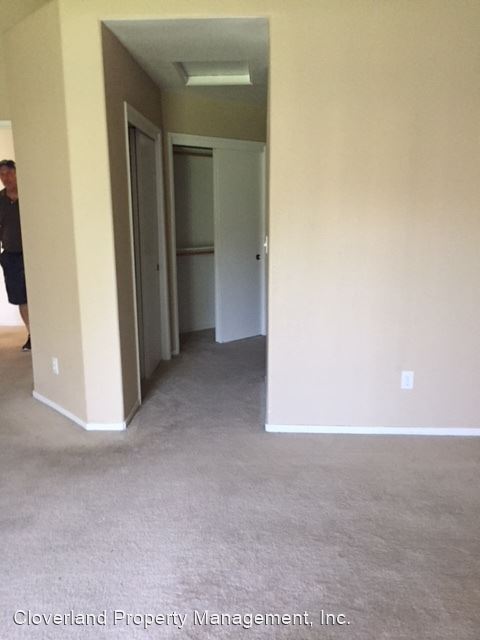 Building Photo - 3 br, 2 bath House - 748 Champagne Ct.