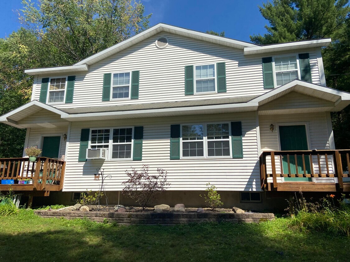 396 County Route 76, Mechanicville, NY 12118 Townhome Rentals in