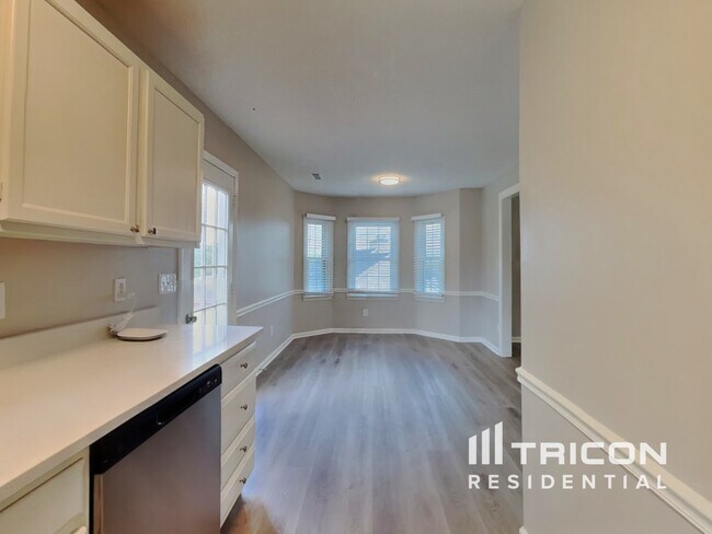 Building Photo - 1040 Reynolds Manor Dr