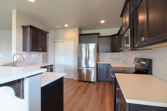 Building Photo - 545 Marysville Way