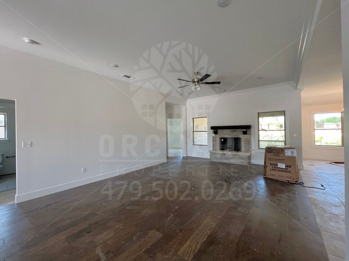 Primary Photo - West Springdale/Elm Springs- Single-Family...