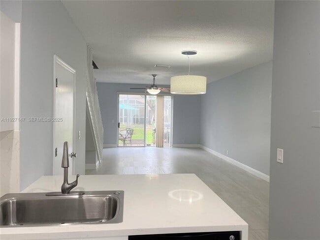 Building Photo - 1861 Salerno Cir