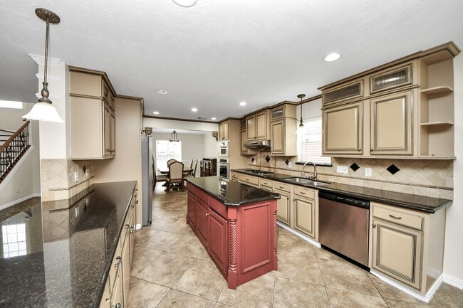 Building Photo - 1024 Glenview Dr