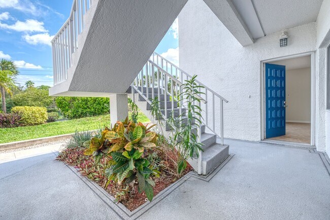 Foto del edificio - 14800 Walsingham Rd
