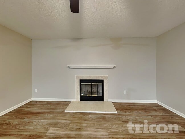 Foto del edificio - 9737 Aviary Hill Way