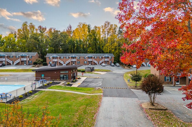 Foto del edificio - Holly Leaf Apartments