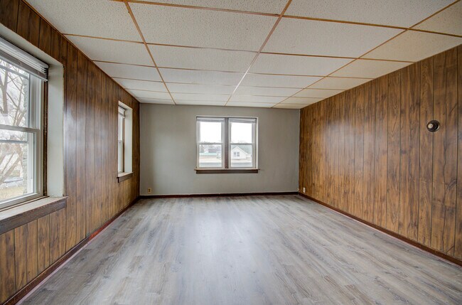 Building Photo - 120 E North St