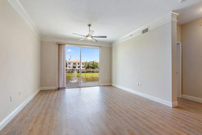 Building Photo - 9210 Myrtlewood Cir W