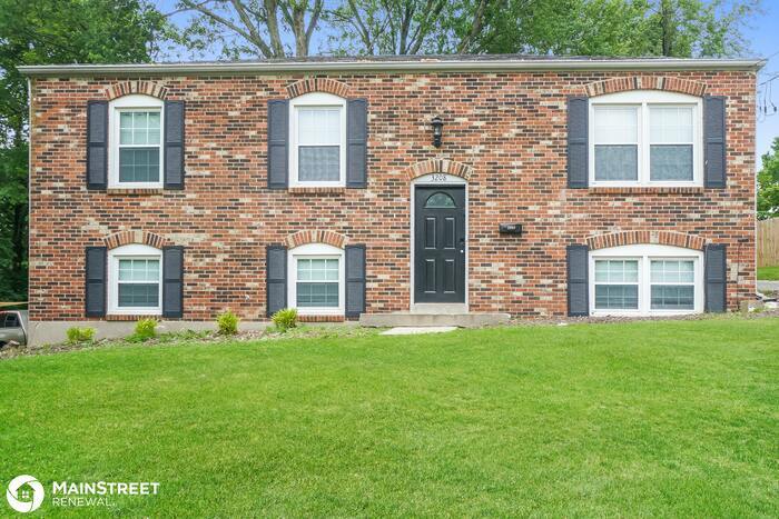 Primary Photo - 3208 CABINWOOD DR, LOUISVILLE, KY 40220
