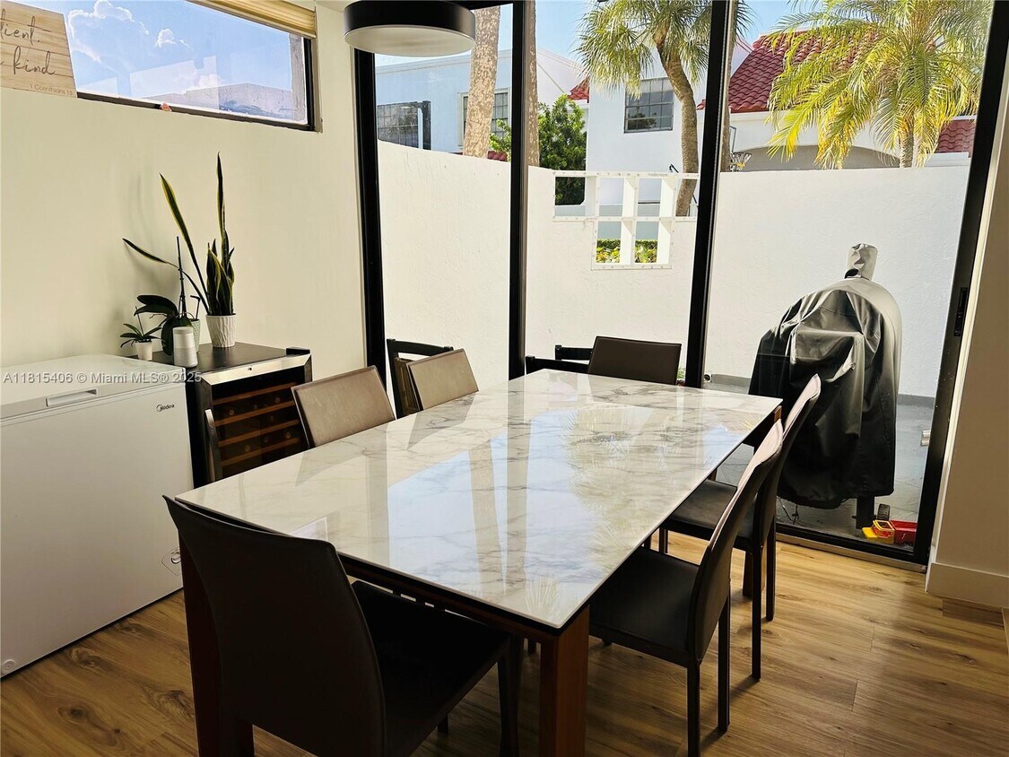 Foto principal - 20903 Leeward Ct