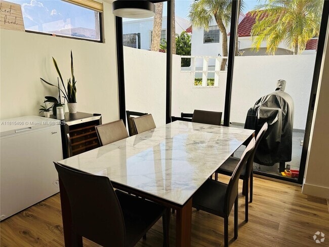 Building Photo - 20903 Leeward Ct