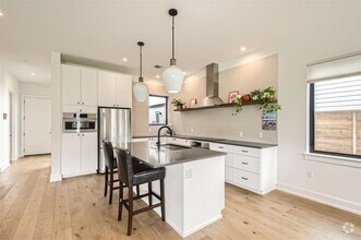 Building Photo - 3811 Taniguchi St