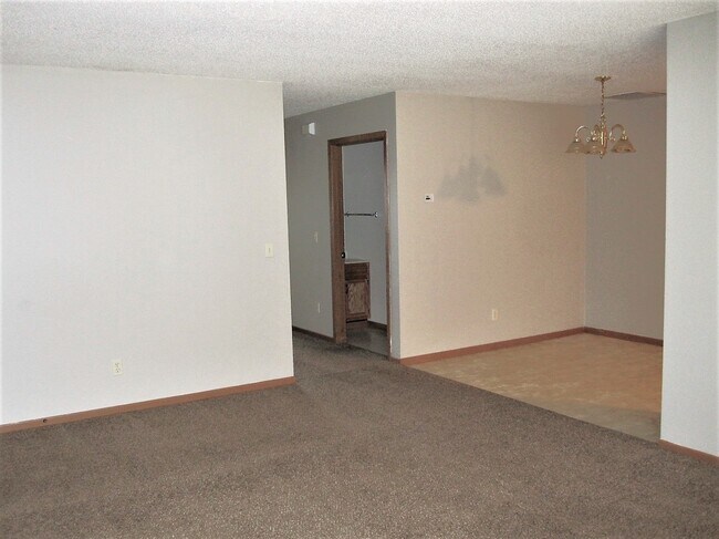 Foto del edificio - 594 W 8th St