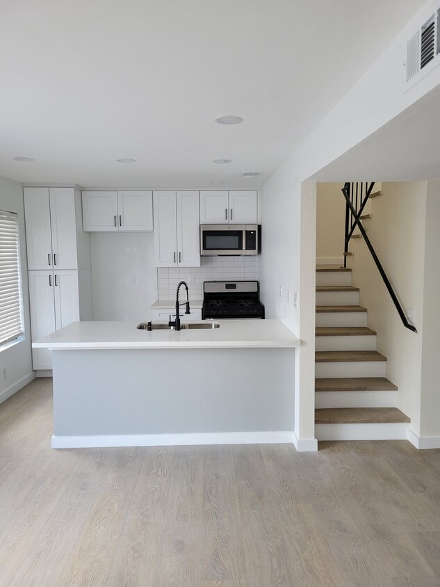 1435 W Village Ln, West Covina, CA 91790 Condo for Rent in West