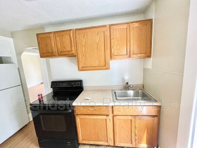 Foto del edificio - 120 Lincoln Ct