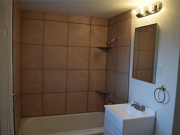 Building Photo - 4540 Avenida Del Sol