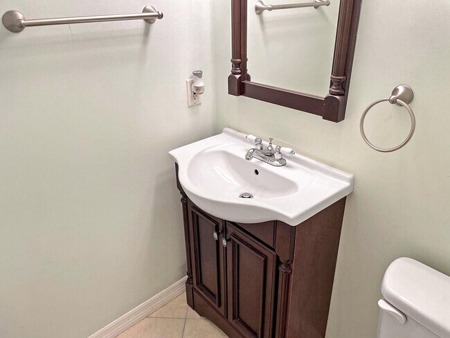 Foto del edificio - 144 Canterbury F