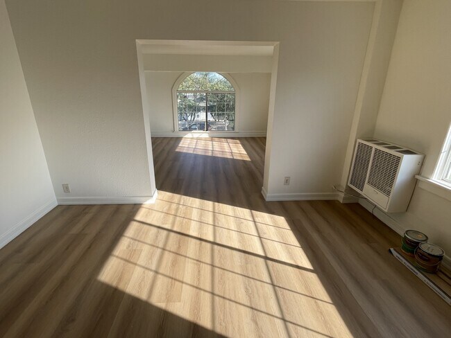 Foto del edificio - 433-439 Linden Ave