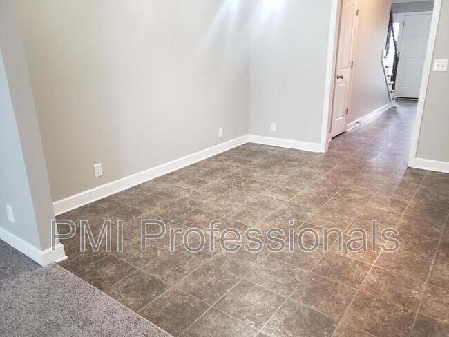 Building Photo - 609 Bonneville Ln