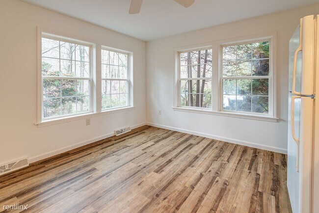 Building Photo - 3 br, 2 bath House - 172 Moffitt Road