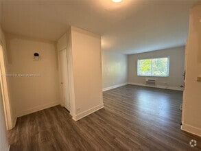 Building Photo - 1537 Jefferson Ave