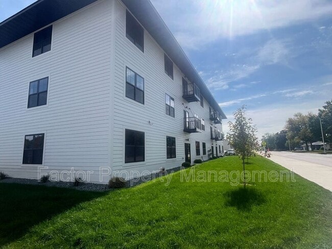 Foto del edificio - 1300 Warren St