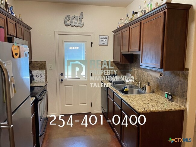 Building Photo - 602 Karey Dr