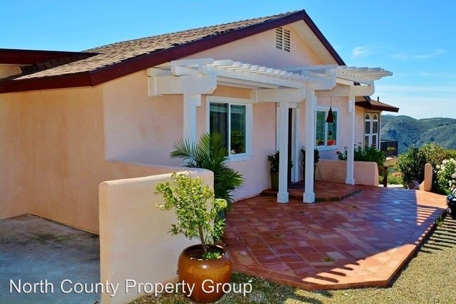 Building Photo - 3547 Via Loma Vis