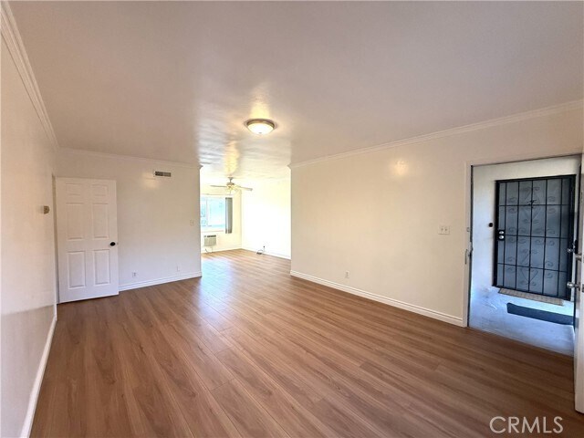 Foto del edificio - 665 S Lake Ave