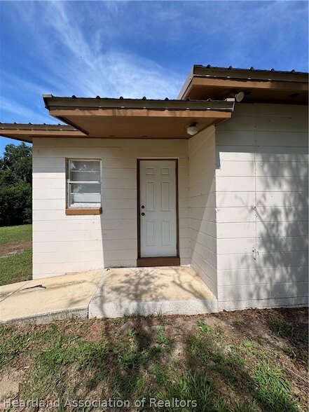 Foto del edificio - 307 N Lake Reedy Blvd
