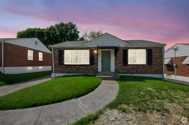 Building Photo - 7821 Morganford Rd