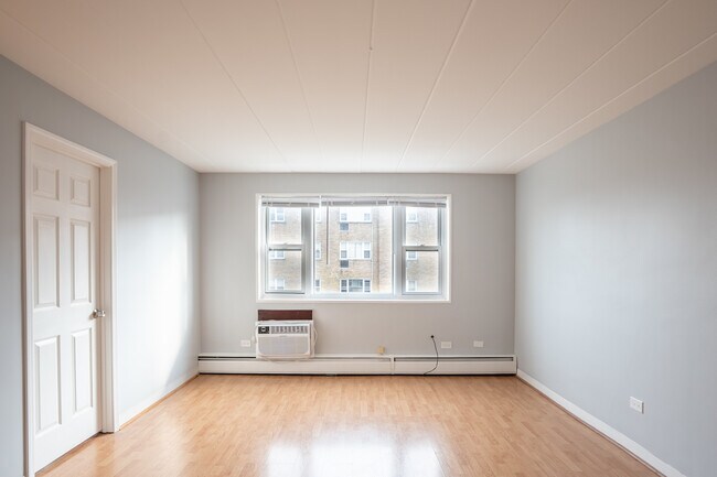 Foto del edificio - 6161 N Hoyne Ave