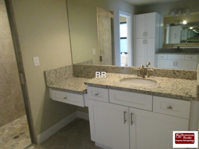Foto del edificio - 1102 SW 23rd St