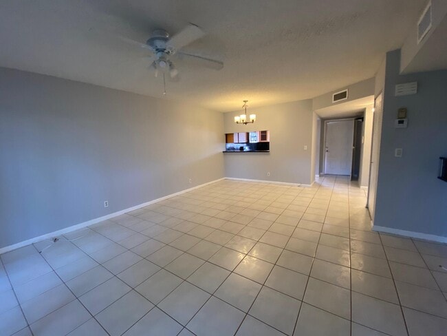 Building Photo - 1009 Congressional Way