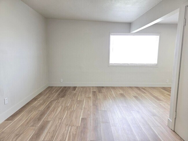 Foto del edificio - UP TO 1 MONTH FREE! Remodeled 3 bedroom!!