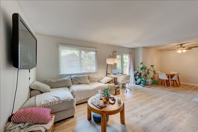 Building Photo - 510 Calle Montecito