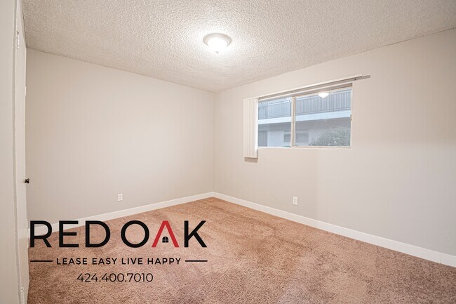 Foto del edificio - 690 S Riverside Ave