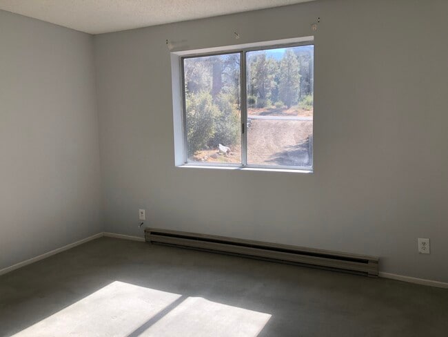 Building Photo - 2420 Freeman Dr