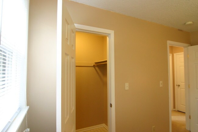 Foto del edificio - 3001 Woodland Ave