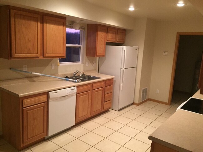 Building Photo - 1250 Rockridge Ln