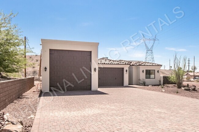 Building Photo - FURNISHED POOL HOME