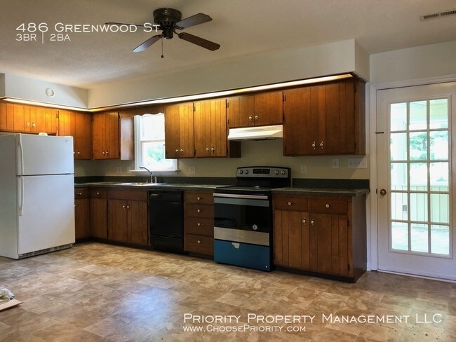 Building Photo - 3 Bedroom 2 Bath Home in Belmont Estates