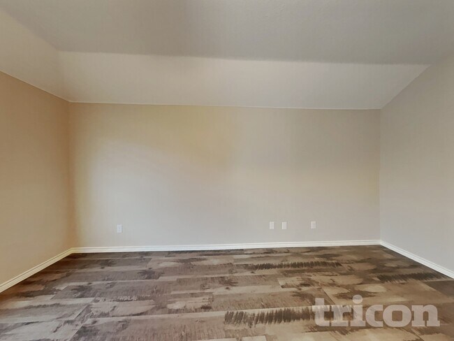 Foto del edificio - 657 Bassett Hall Rd