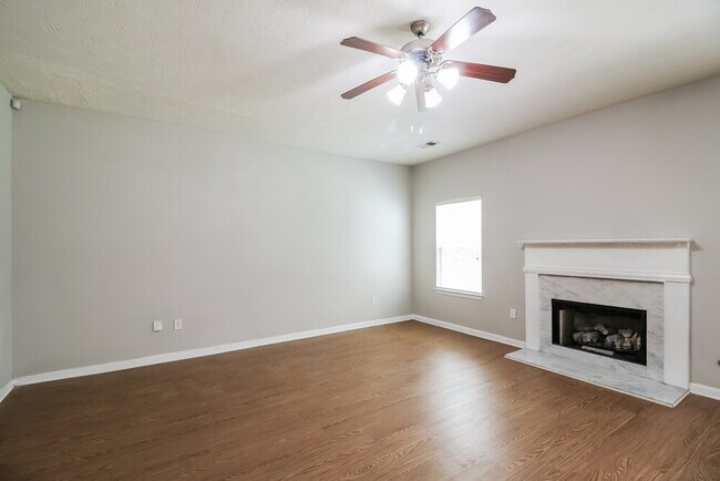 Foto del edificio - 112 Garrison Ln