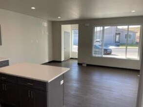 Building Photo - 1007 Greenfield Dr