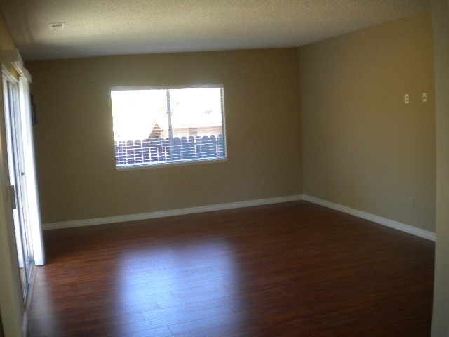 Building Photo - Peacock Hills, 55+ Community - Home in Peacock Hills - Oceanside