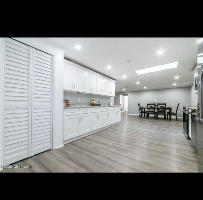 Foto del edificio - 4157 Autrey Ave E