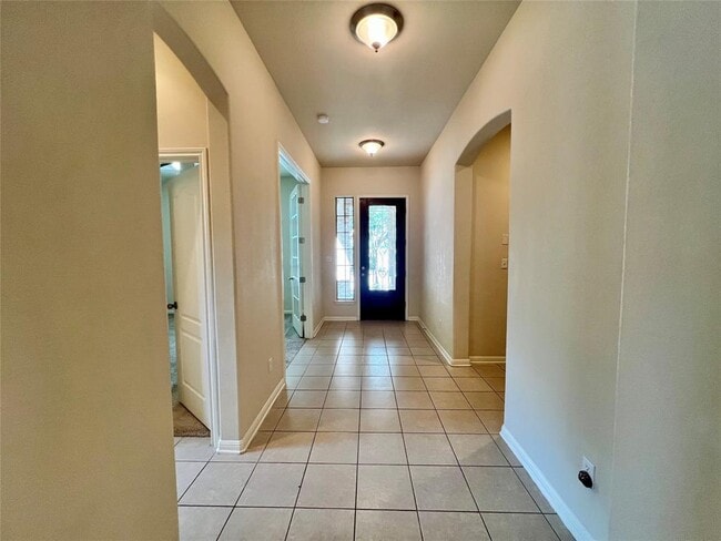 Building Photo - 2644 Hilltop Divide Ln